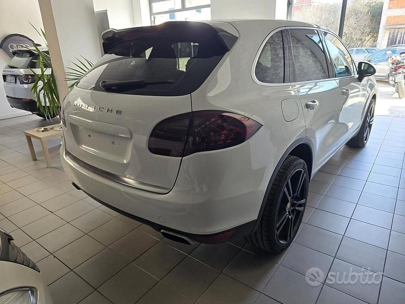 Usata Porsche Cayenne 244 CV (179 kW) 2012 Bianco SUV