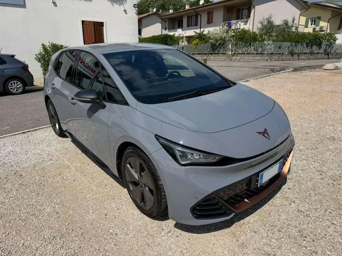 Usata Cupra Born 69 kW (95 CV) 2023 Grigio Utilitaria
