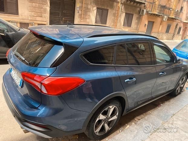 Usata Ford Focus 125 CV (91 kW) 2020 Blu Station wagon