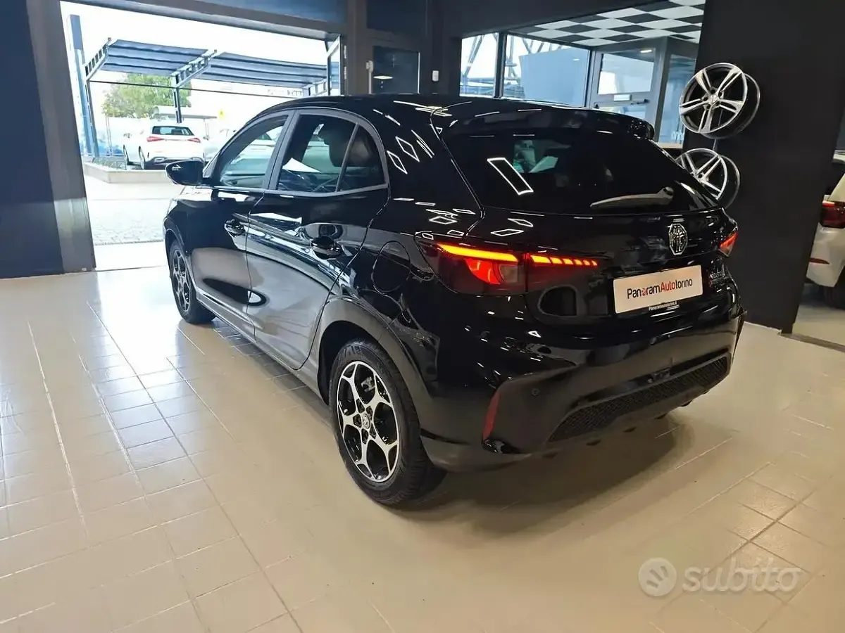 Usata MG MG3 Luxury 194 CV (142 kW) 2025 Nero Utilitaria