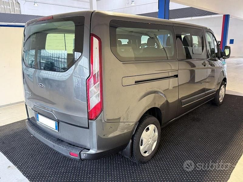 Usata Ford Tourneo 131 CV (96 kW) 2020 Grigio Monovolume