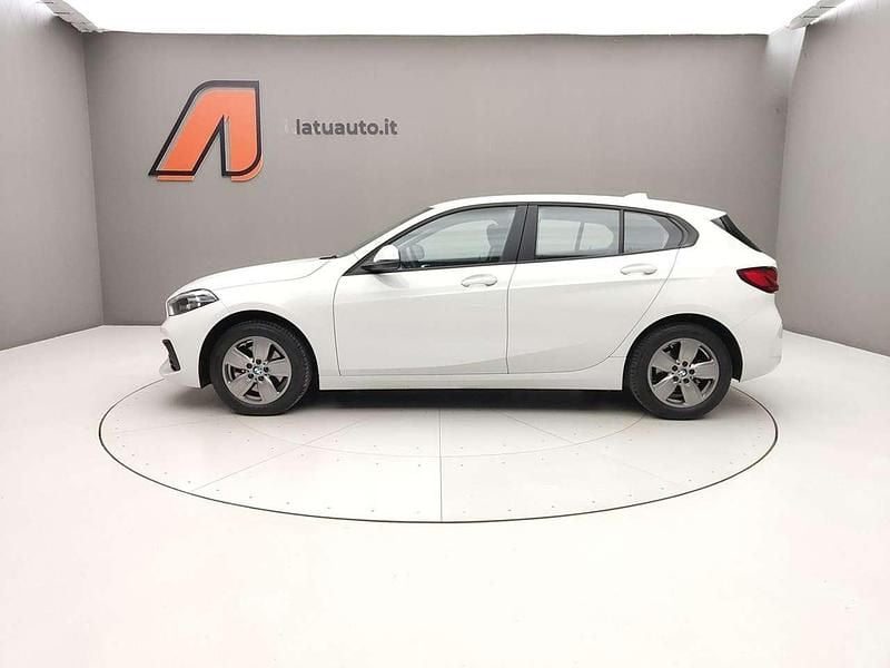 Usata BMW 118 Advantage 136 CV (100 kW) 2022 Mineral white Utilitaria