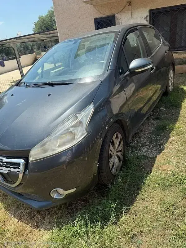 Usata Peugeot 208 Allure 68 CV (50 kW) 2013 Utilitaria