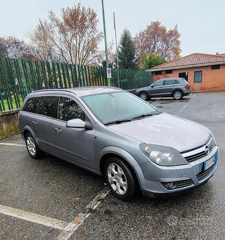 Usata Opel Astra 110 CV (80 kW) 2005 Grigio Berlina