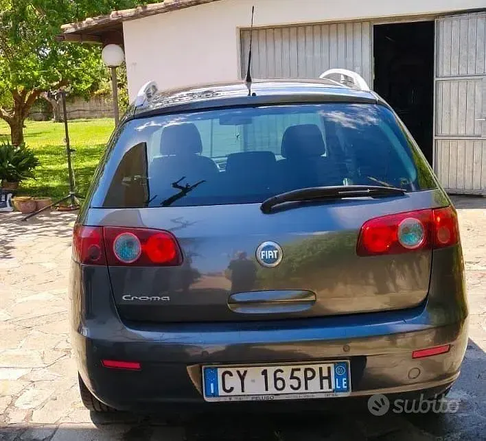 Usata Fiat Croma 150 CV (110 kW) 2005 Grigio Station wagon