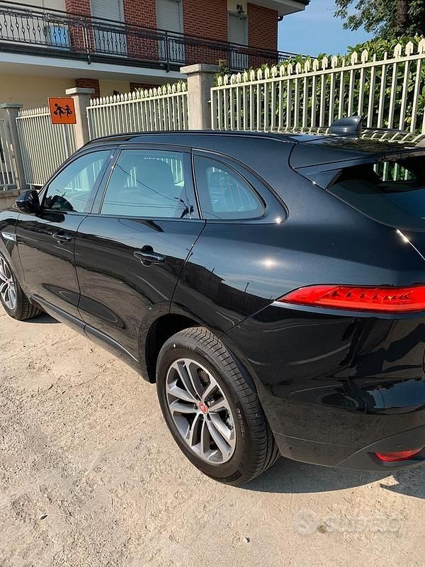 Usata Jaguar F-Pace R-Sport 180 CV (132 kW) 2019 Nero SUV