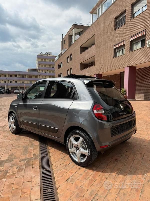 Usata Renault Twingo Intens 71 CV (52 kW) 2017 Grigio Utilitaria