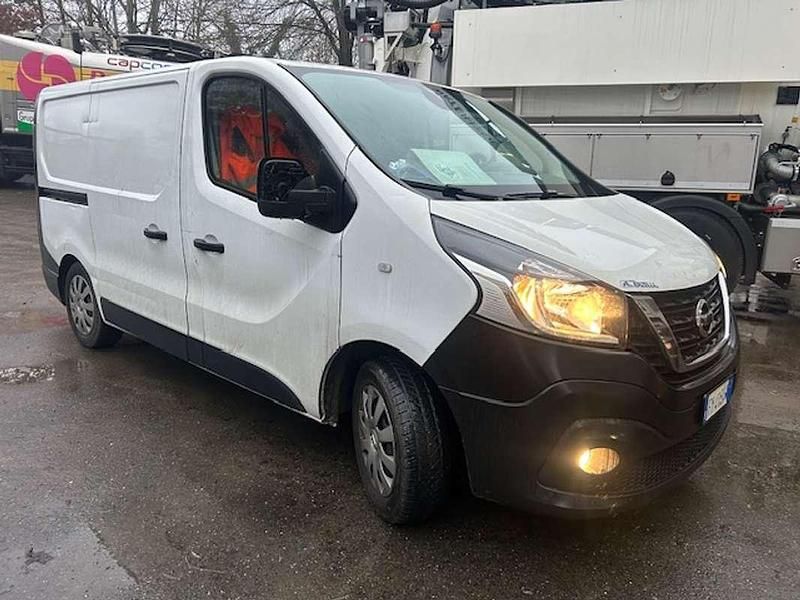 Usata Nissan NV300 120 CV (88 kW) 2019 Bianco Furgone