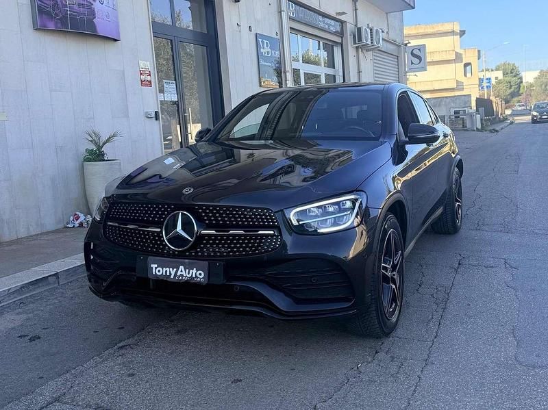 Usata Mercedes GLC300 Premium Plus 245 CV (180 kW) 2021 Grigio scuro Coupé