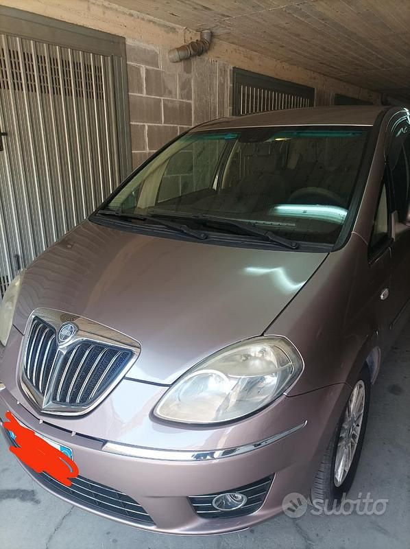 Usata Lancia Musa 77 CV (56 kW) 2009 Marrone Monovolume