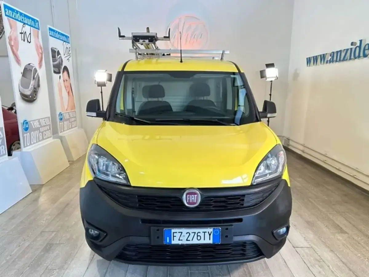 Usata Fiat Doblò 95 CV (69 kW) 2019 Giallo Monovolume