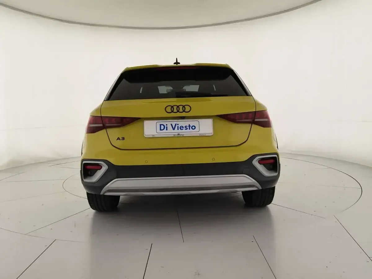 Usata Audi A3 Ambiente 150 CV (110 kW) 2025 Giallo pitone Berlina