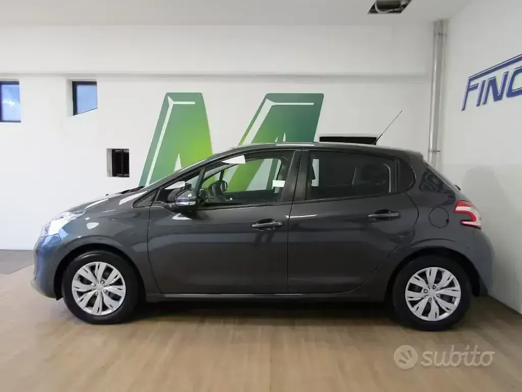 Usata Peugeot 208 82 CV (60 kW) 2013 Grigio Utilitaria