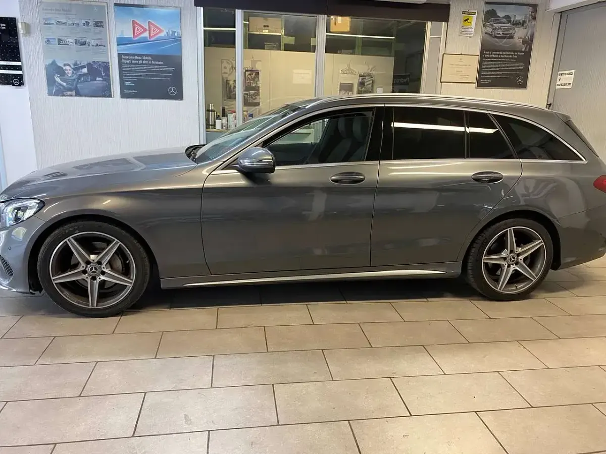 Usata Mercedes C220 Premium 170 CV (125 kW) 2018 Grigio selenite Station wagon