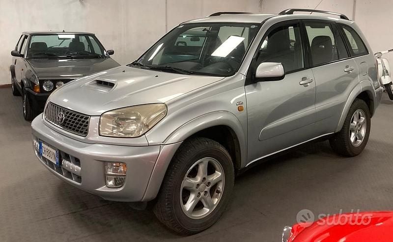 Usata Toyota RAV4 116 CV (85 kW) 2003 Grigio SUV