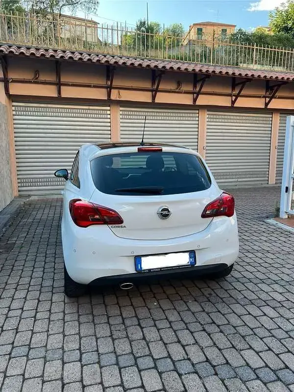 Usata Opel Corsa 90 CV (66 kW) 2016 Bianco Utilitaria