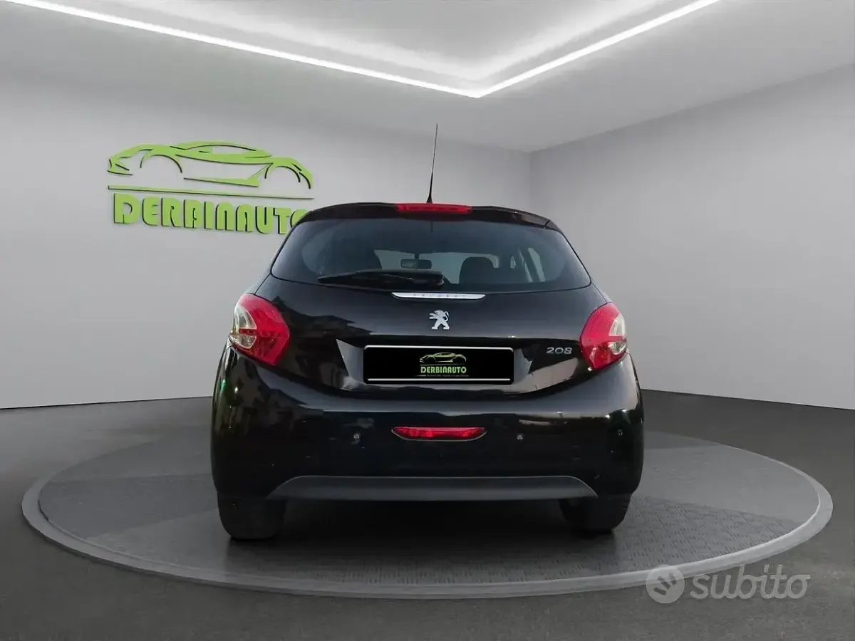 Usata Peugeot 208 85 CV (62 kW) 2015 Nero Utilitaria