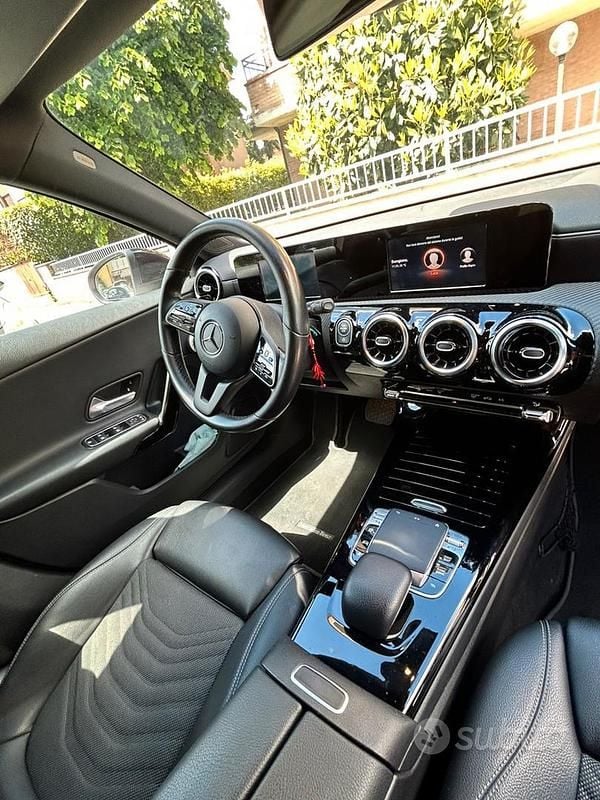 Usata Mercedes A180 Business 136 CV (100 kW) 2019 Grigio Berlina