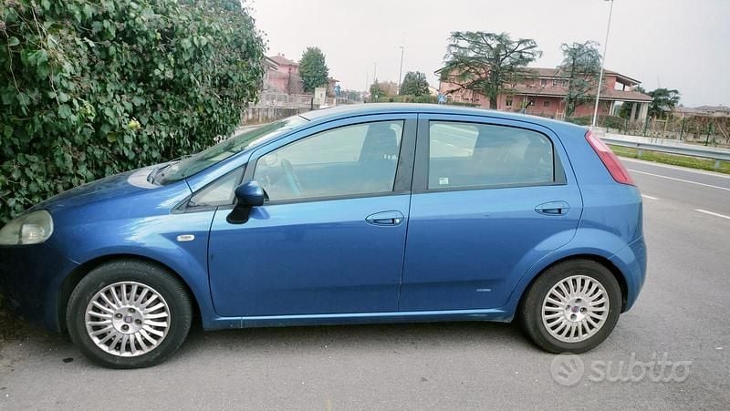 Usata Fiat Grande Punto 65 CV (47 kW) 2007 Blu Utilitaria