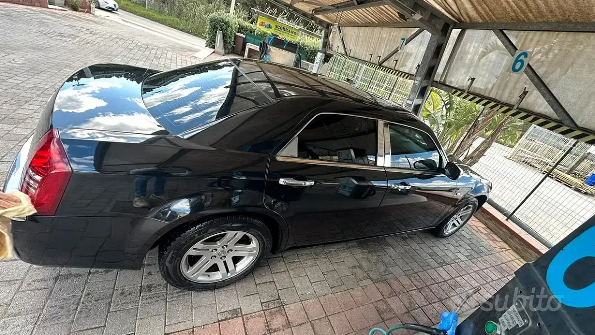 Usata Chrysler 300C 218 CV (160 kW) 2026 Nero Berlina
