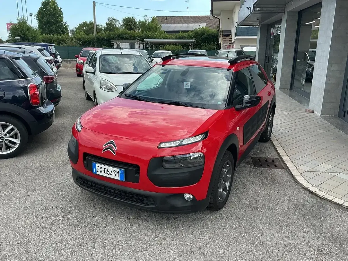 Usata Citroën C4 Shine Edition 92 CV (67 kW) 2014 Rosso SUV