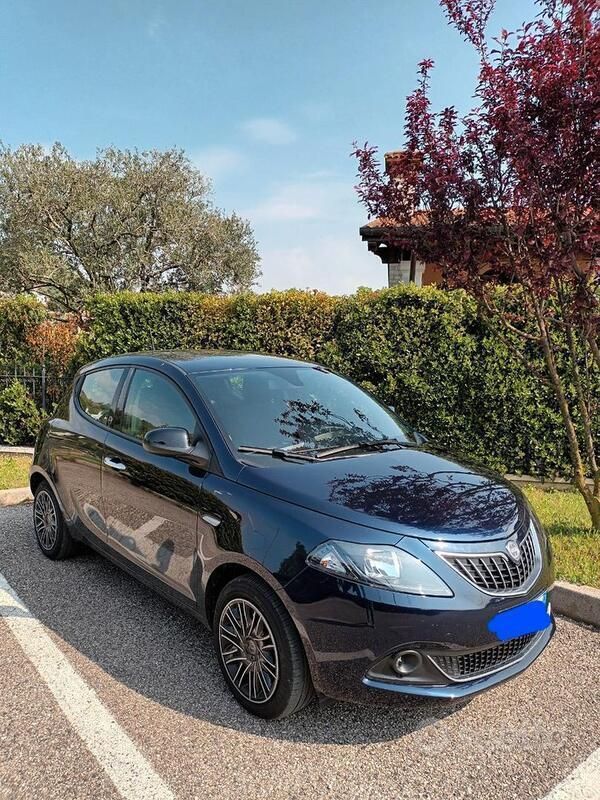 Usata Lancia Ypsilon 69 CV (50 kW) 2020 Blu Utilitaria