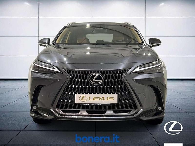 Usata Lexus NX200t Luxury Line 243 CV (178 kW) 2022 Sonic grey SUV
