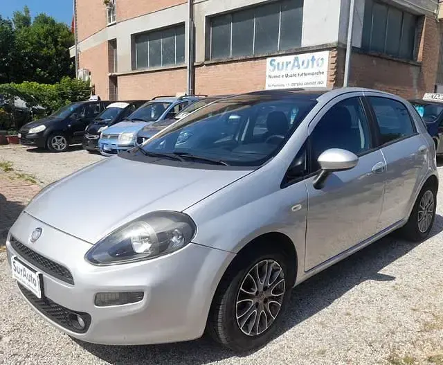 Usata Fiat Punto Lounge 77 CV (56 kW) 2012 Grigio Utilitaria