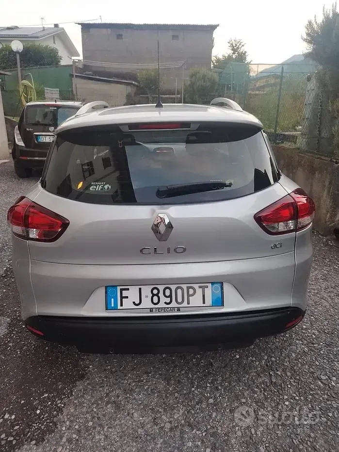 Usata Renault Clio Zen 90 CV (66 kW) 2017 Grigio Station wagon
