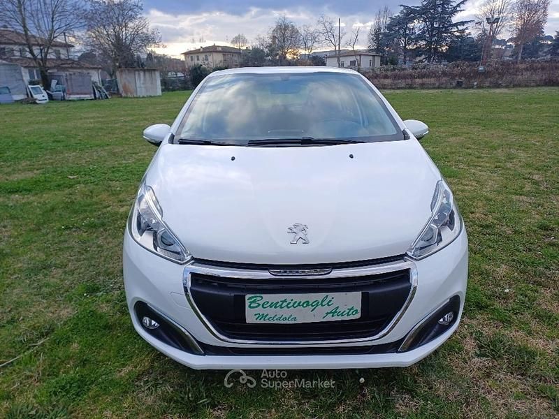 Usata Peugeot 208 Allure 82 CV (60 kW) 2016 Bianco Utilitaria