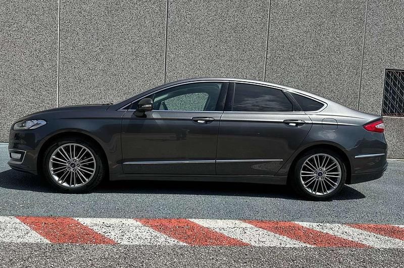 Usata Ford Mondeo Vignale 140 CV (102 kW) 2018 Grigio Berlina