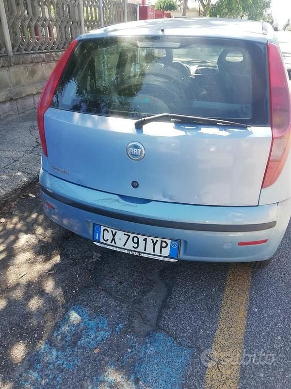 Occasion Fiat Punto 60 ch (44 kW) 2005 Gris Citadine