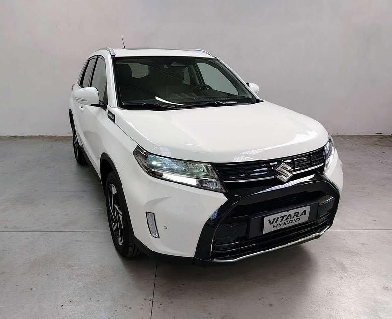 Usata Suzuki Vitara 114 CV (83 kW) 2024 Bianco SUV