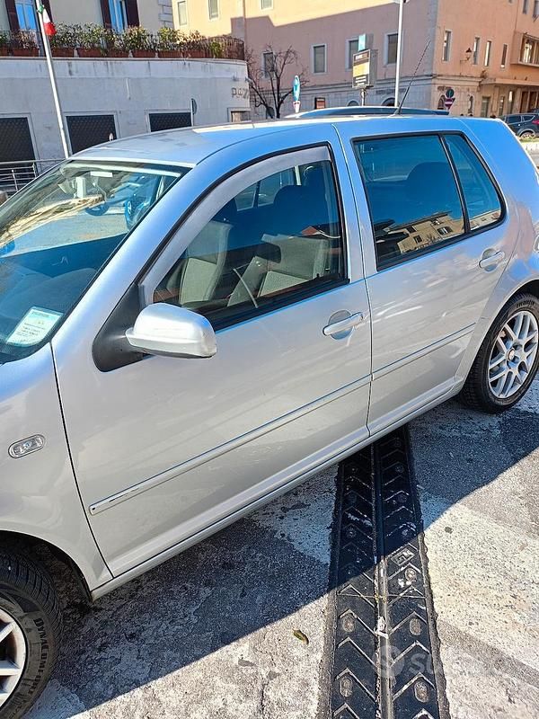 Usata VW Golf IV Highline 105 CV (77 kW) 2001 Grigio Berlina