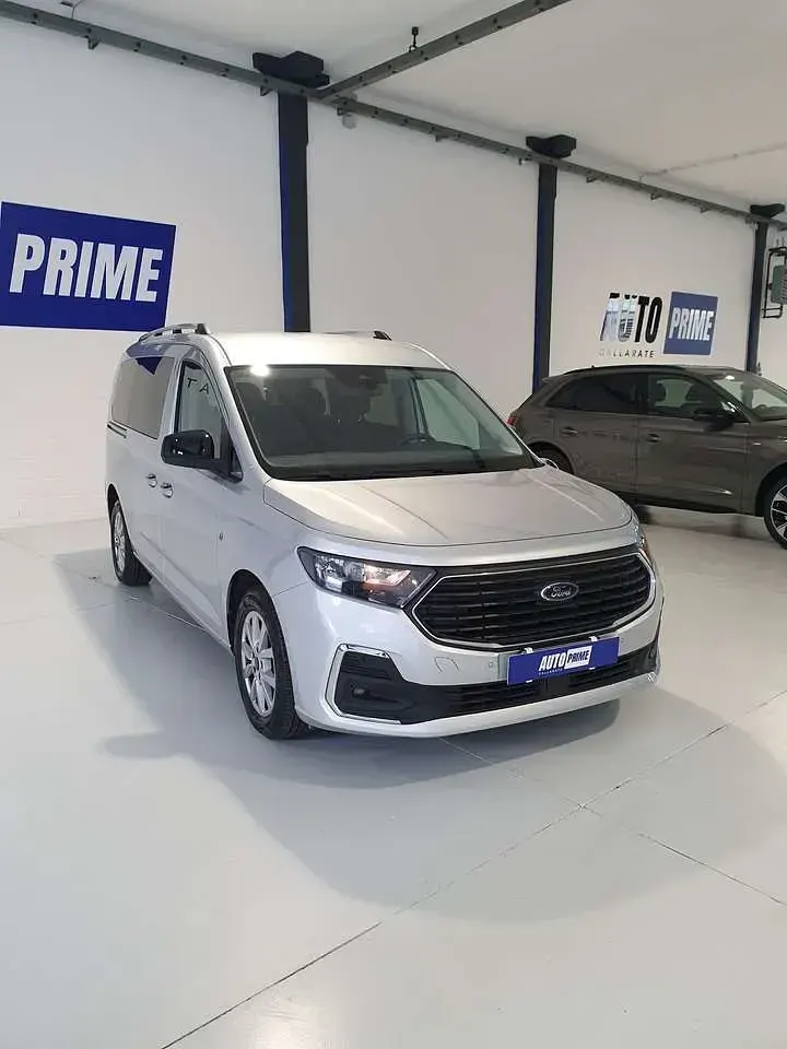 Usata Ford Tourneo Connect Titanium 102 CV (75 kW) 2024 Argento Monovolume