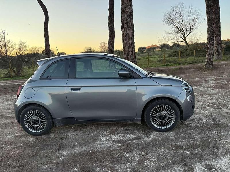 Usata Fiat 500e 42 kW (58 CV) 2021 Grigio Utilitaria