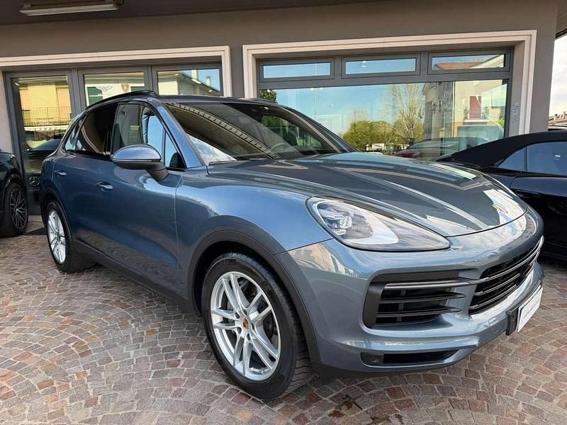 Usata Porsche Cayenne 441 CV (324 kW) 2018 Blu azzurro SUV