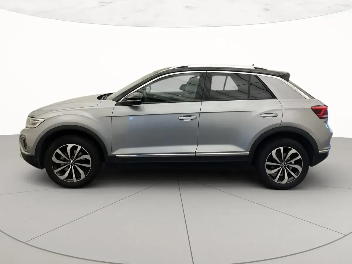 Usata VW T-Roc Style 150 CV (110 kW) 2023 Pyrit silver metallizzato nero SUV