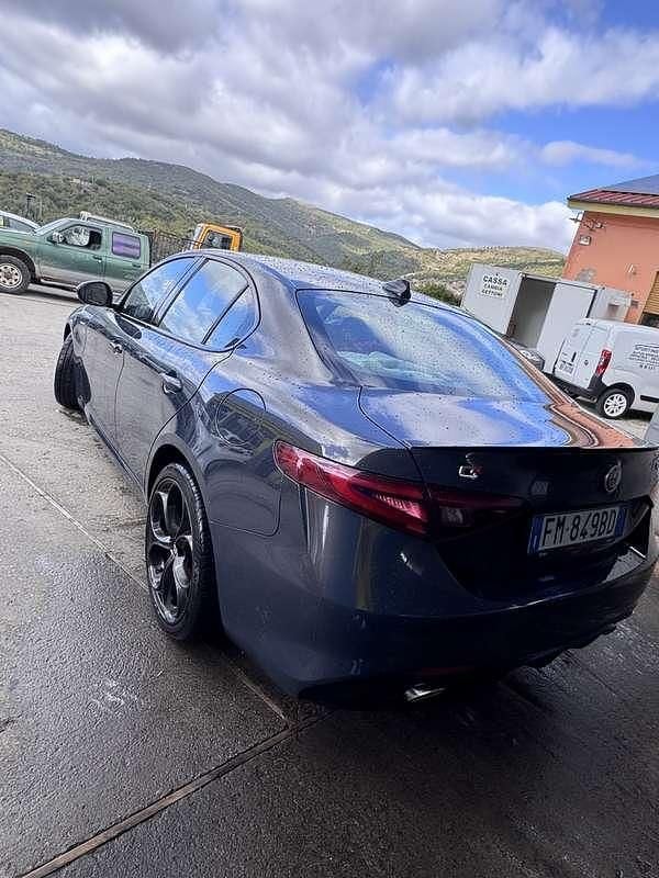 Usata Alfa Romeo Giulia Veloce 211 CV (155 kW) 2017 Berlina