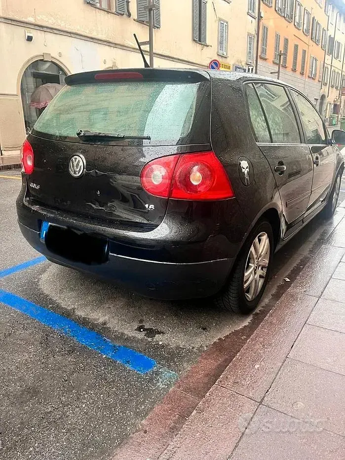 Usata VW Golf VI 102 CV (75 kW) 2009 Berlina