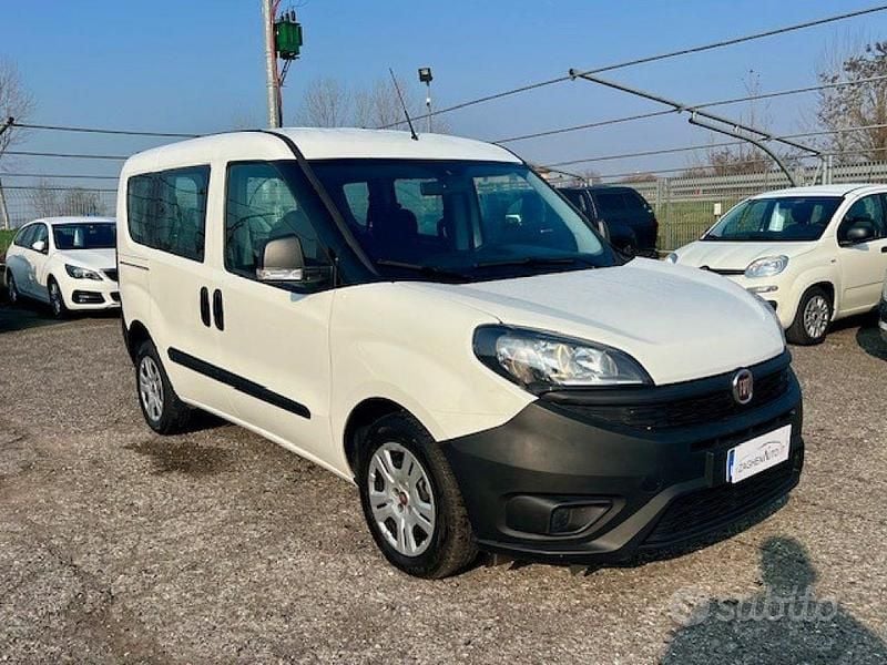 Usata Fiat Doblò S 105 CV (77 kW) 2021 Bianco Monovolume