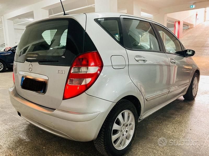 Usata Mercedes A180 108 CV (79 kW) 2007 Grigio Berlina