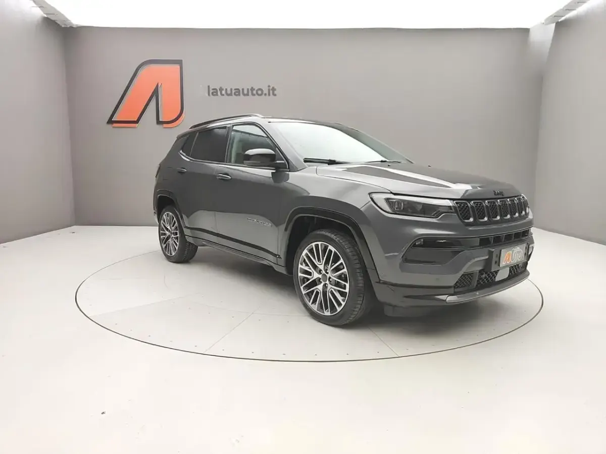Usata Jeep Compass Summit 131 CV (96 kW) 2025 Grigio SUV
