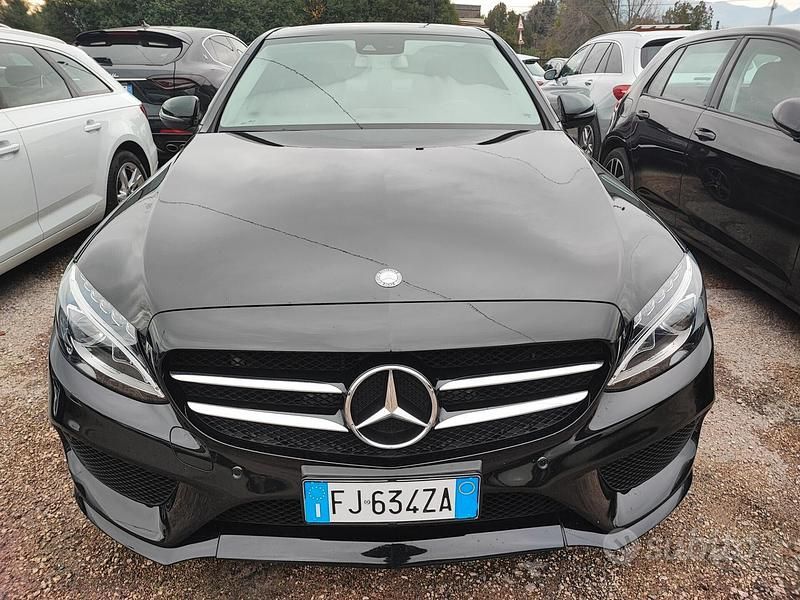 Usata Mercedes C250 Premium 204 CV (150 kW) 2017 Nero Berlina