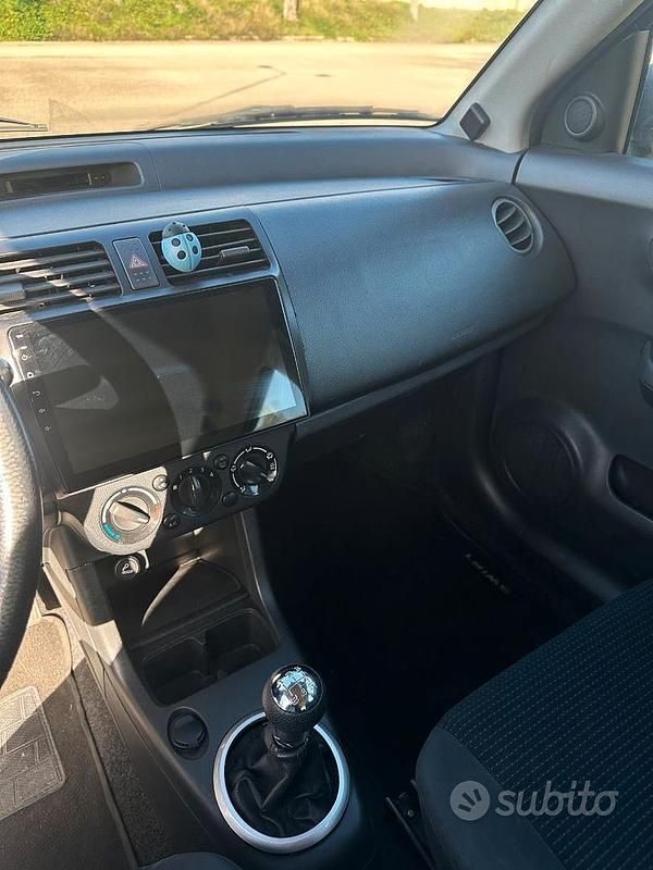 Usata Suzuki Swift GL 75 CV (55 kW) 2010 Grigio Berlina