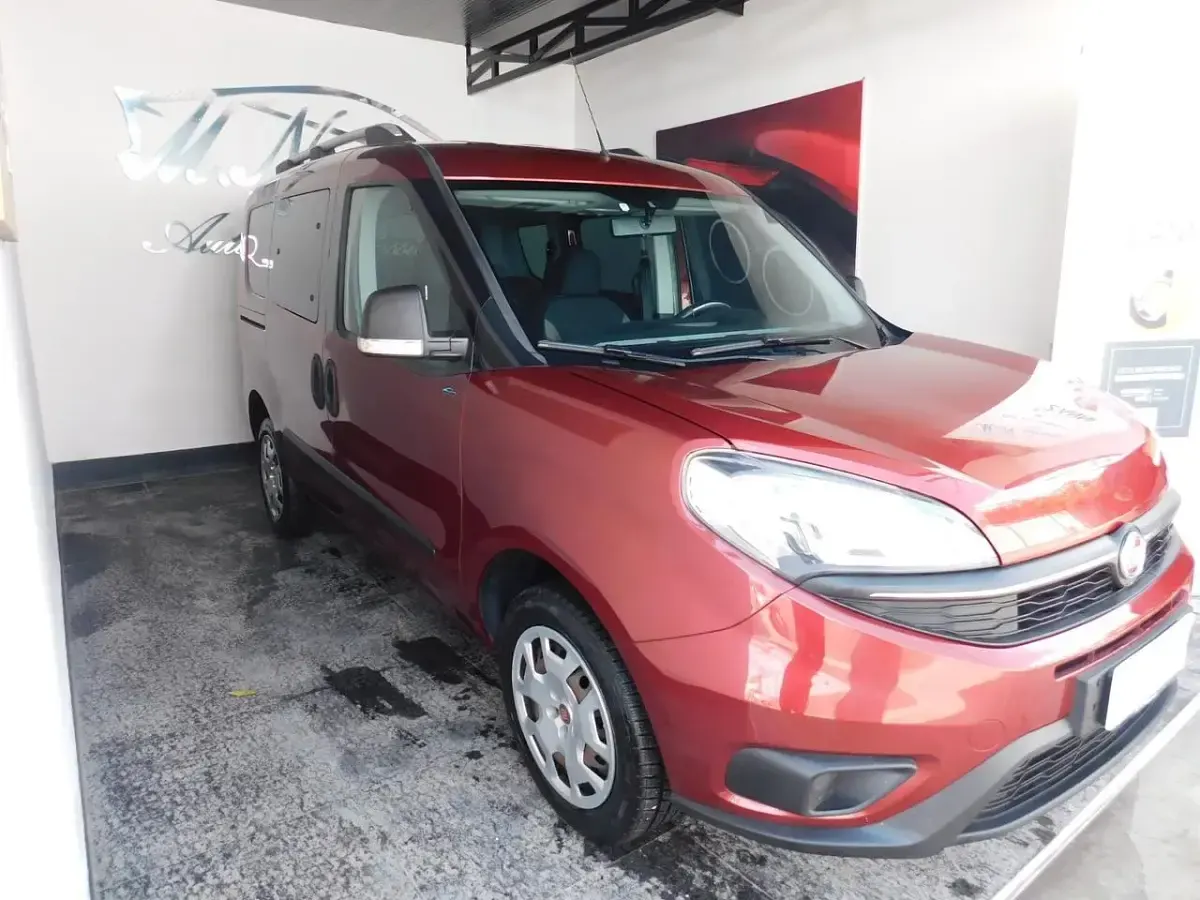 Usata Fiat Doblò Lounge 95 CV (69 kW) 2016 Marrone Monovolume