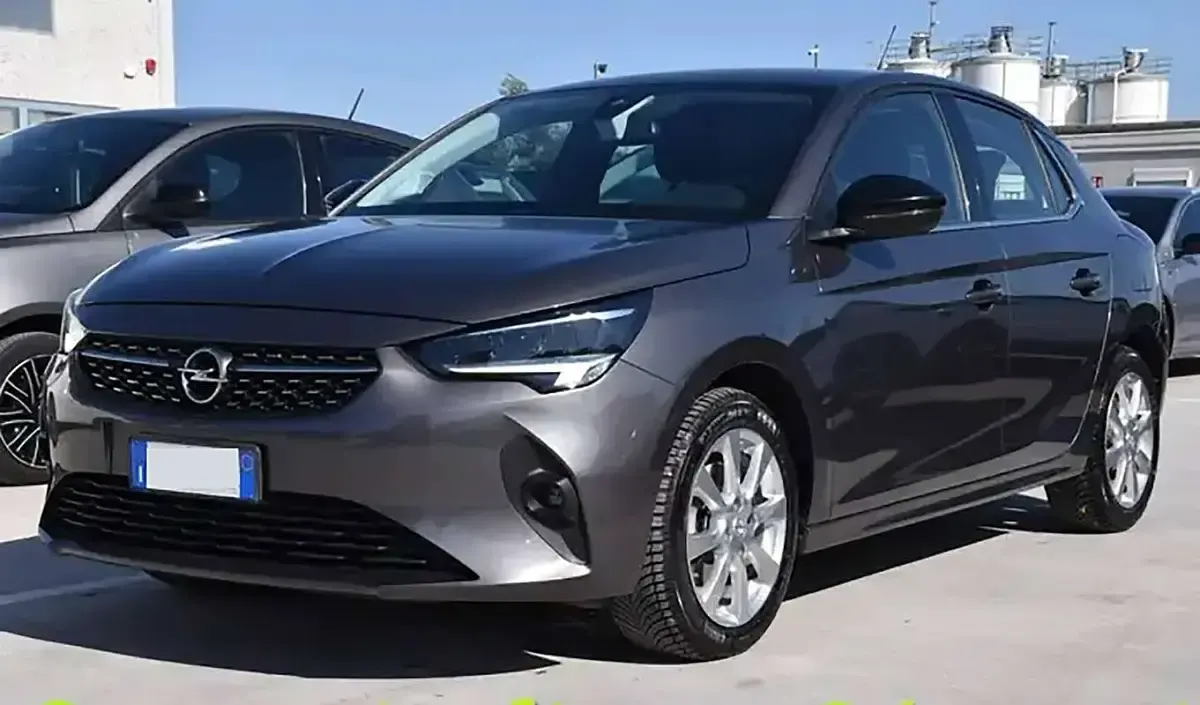 Usata Opel Corsa Elegance 101 CV (74 kW) 2021 Grigio Utilitaria