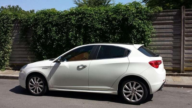 Usata Alfa Romeo Giulietta Distinctive 105 CV (77 kW) 2014 Bianco Utilitaria
