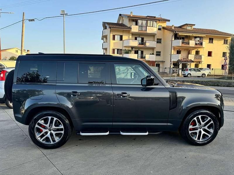 Usata Land Rover Defender SE Dynamic 200 CV (147 kW) 2023 Grigio SUV