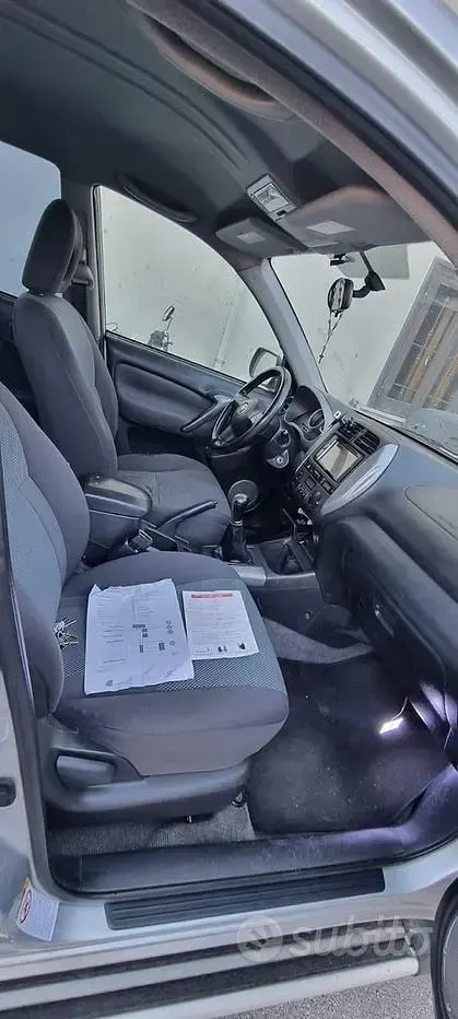 Gebraucht Toyota RAV4 116 PS (85 kW) 2004 Grau SUV